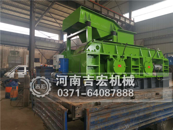 每小時(shí)200噸液壓對(duì)輥制砂機(jī)多少錢(qián)一臺(tái)！