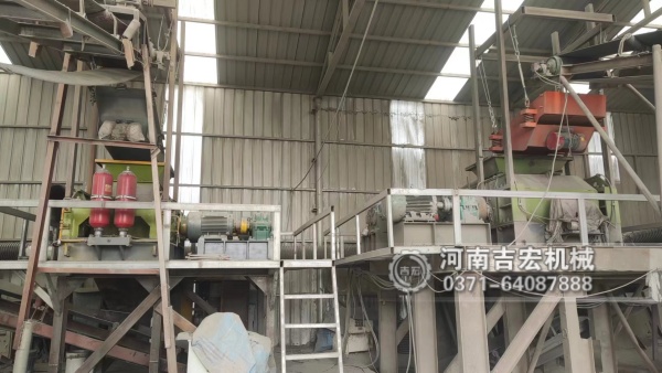 求購一臺時產50噸以下的小型碎石制砂機,有沒有合適的設備推薦下！